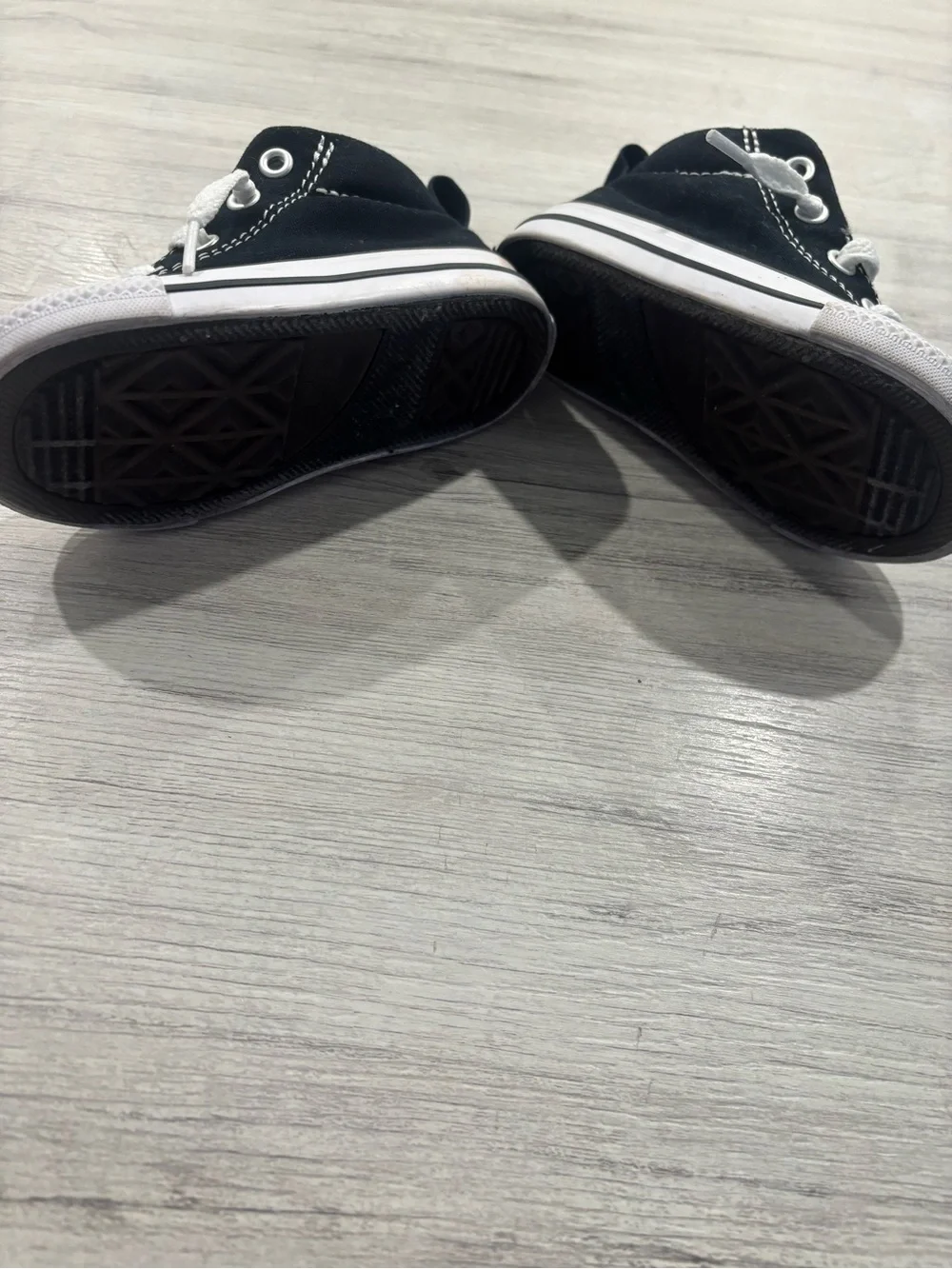 Converse canvas detailing signature